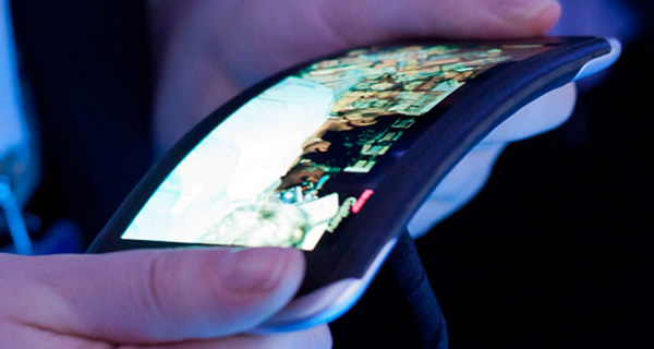 LG lanzará un smartphone con pantalla flexible a fines de año