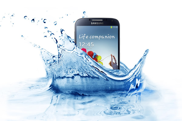 Samsung estaría trabajando en un Galaxy S4 a prueba de agua y polvo