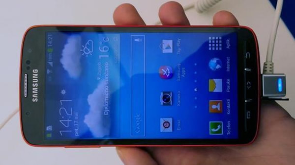 Video: Primer vistazo al Samsung Galaxy S4 a prueba de agua
