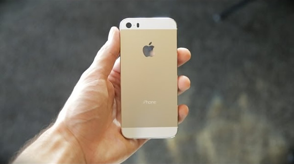 Aparece video filtrado del que sería el nuevo Gold iPhone 5S