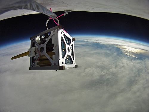 phonesat-2012-08-27-22-49.jpg