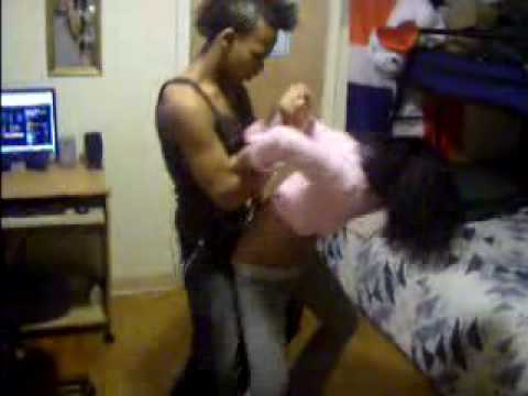 Bailando reggaeton: El paso de la araña