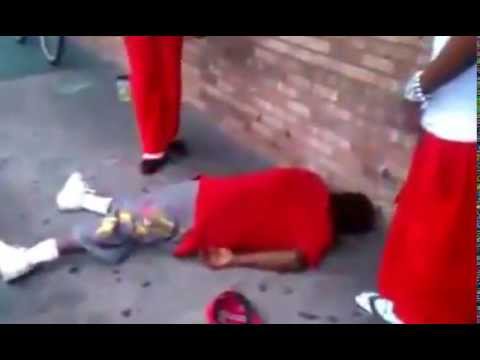 Boxeador retirado termina pelea callejera de inmediato