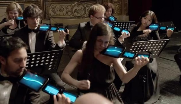 Orquesta interpreta "Carmen" usando sólo dispositivos móviles